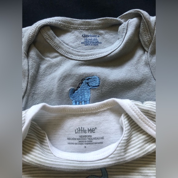 5 Gerber & 1 Little Me NewBorn Baby Boy Onesies - Picture 6 of 6
